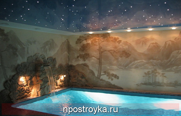 Натяжные потолки в бассейне