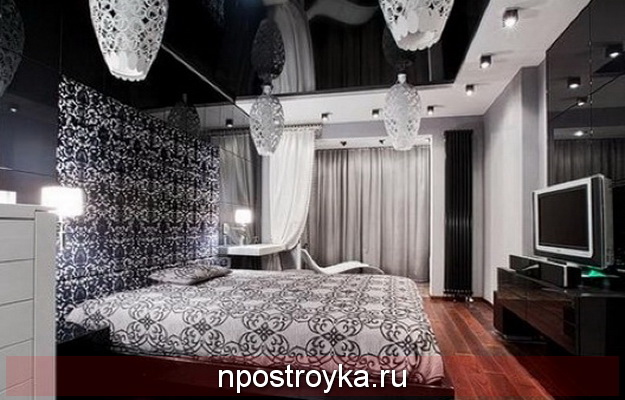 цветные натяжные потолки черные фото в спальне