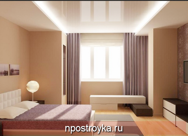 Натяжные потолки с переходом уровня в спальне 20 кв.м.