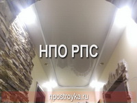 глянцевый натяжной потолок фото