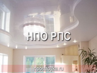 глянцевый натяжной потолок фото