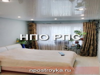 глянцевый натяжной потолок фото