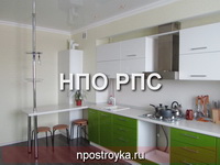 глянцевый натяжной потолок фото